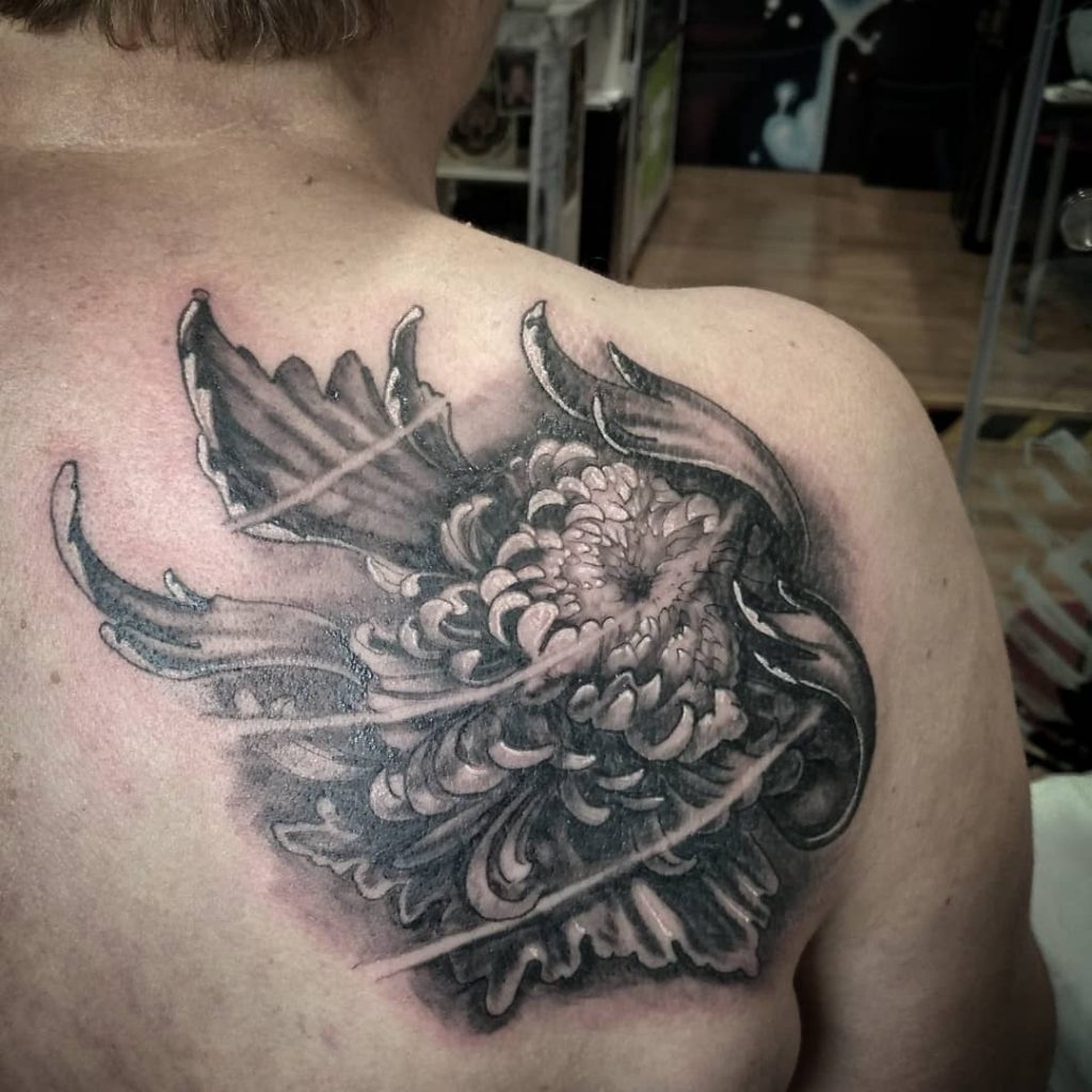 crisantemo tattoo realismo tatuaje tattoo palencia flores