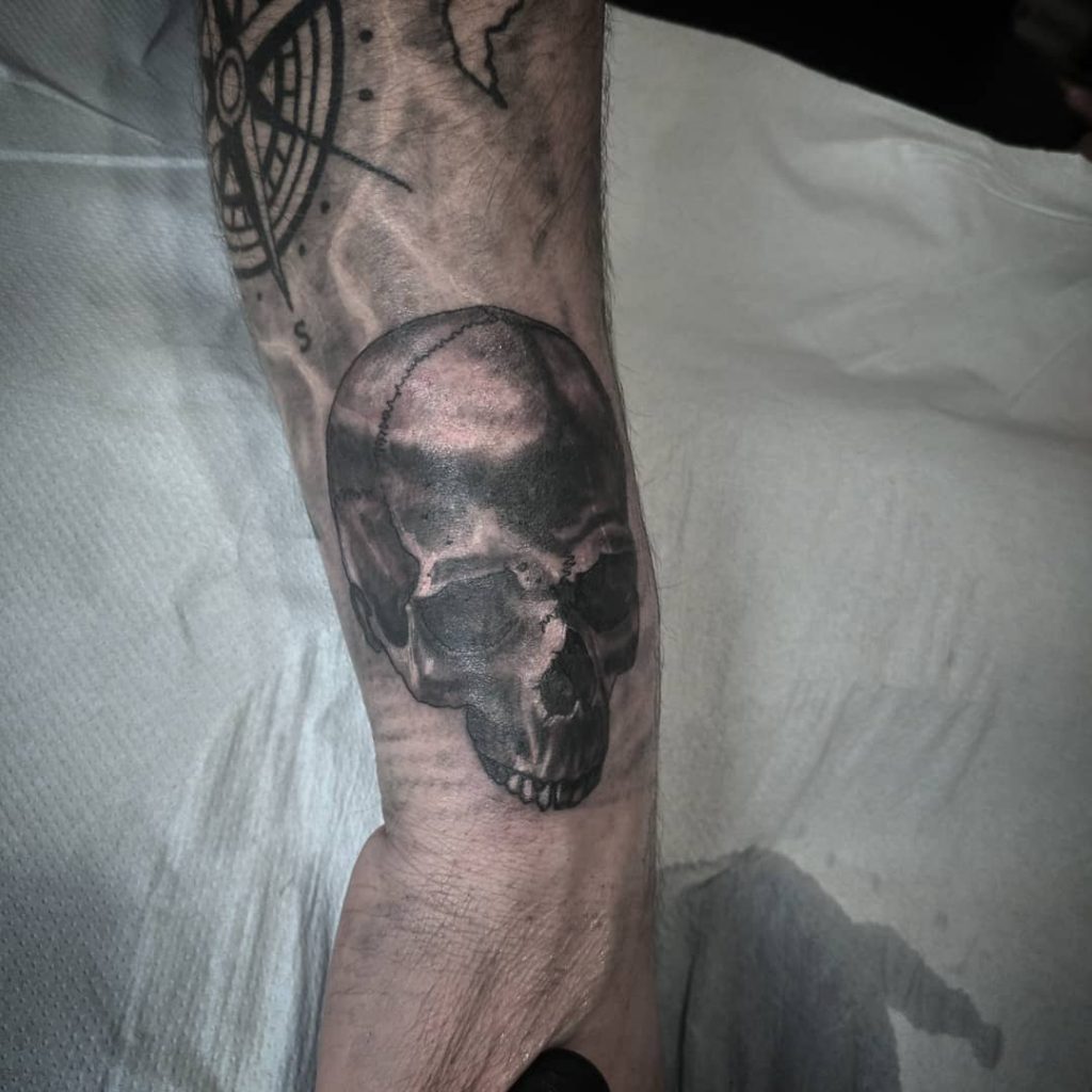 calavera tattoo palencia tatuaje blanco y negro Black and white