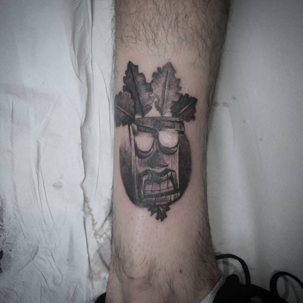 aku aku tatuaje tatuajes palencia tattoo crash bandicoot